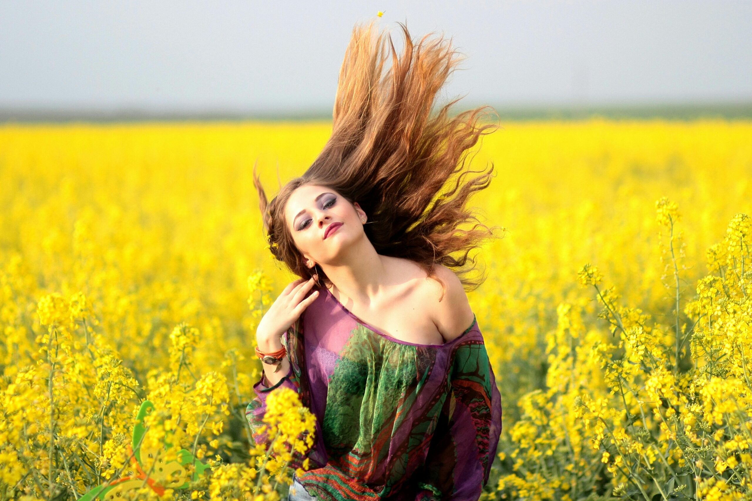 modella capelli crespi primavera